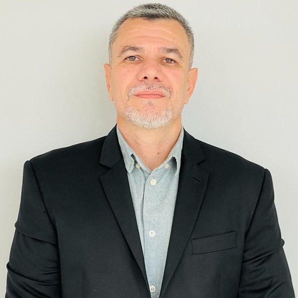 <strong>Laércio Araújo</strong>