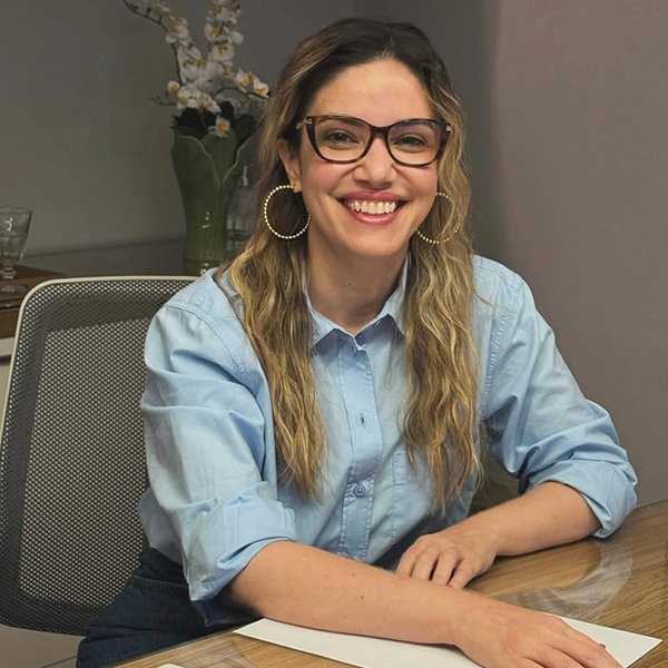 <strong>Mayra Grisólia</strong>